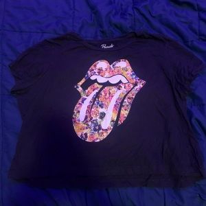 Tounge out crop top